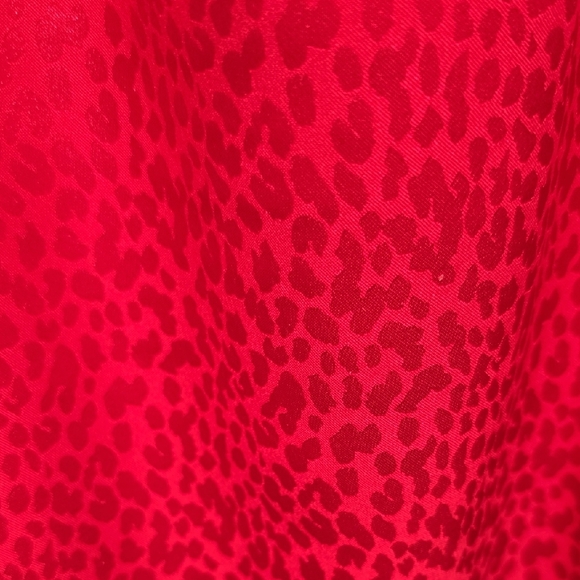 I-N-C Elegant Red Tone On Tone Animal Print Women's Top With Chain Detail XL - Picture 5 of 11